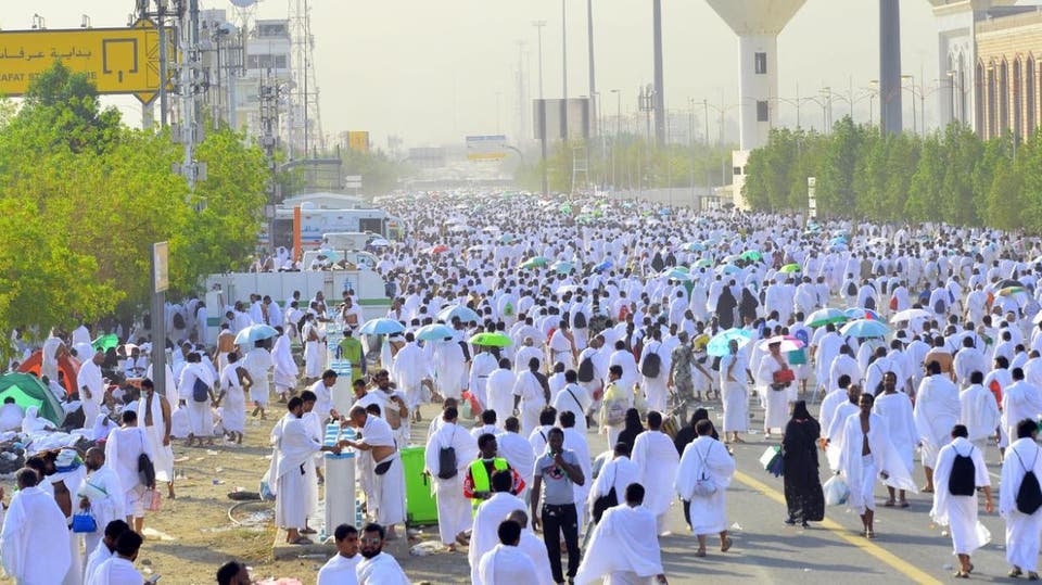 صور الحجاج على جبل عرفات - مناسك الحج بالصور