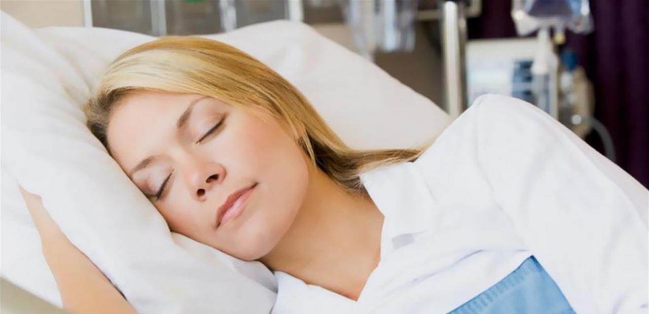 اسباب النوم الكثير عند النساء مكتوبه